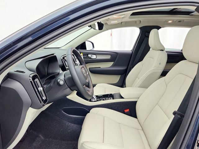New 2026 Volvo XC40 B5 Ultra w/ Climate Package image 21