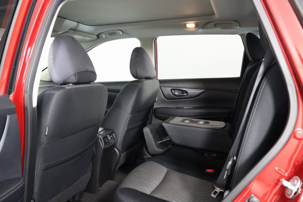 Used 2017 Nissan Rogue SV FWD image 11
