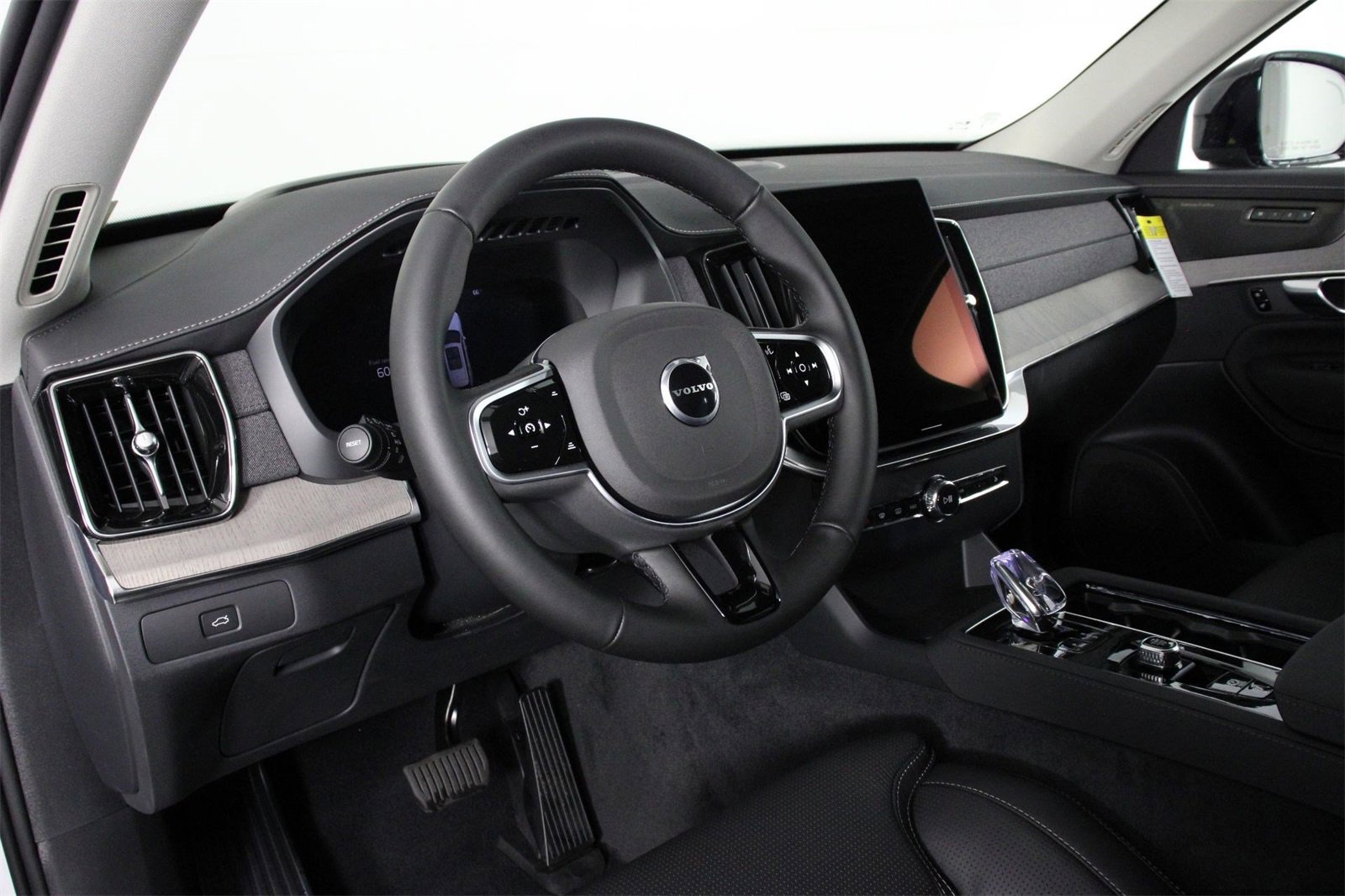 New 2026 Volvo XC90 B6 Ultra image 8