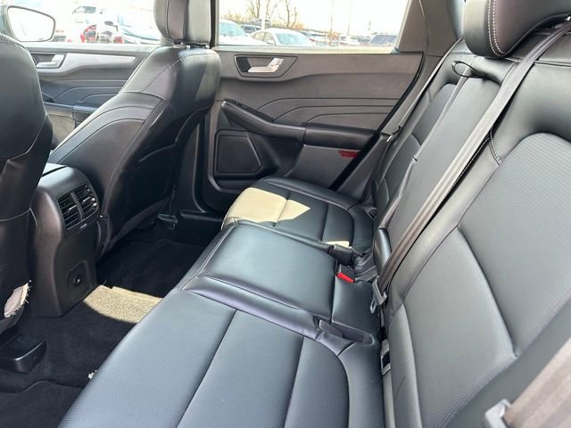 Used 2025 Ford Escape Platinum AWD/4WD image 18
