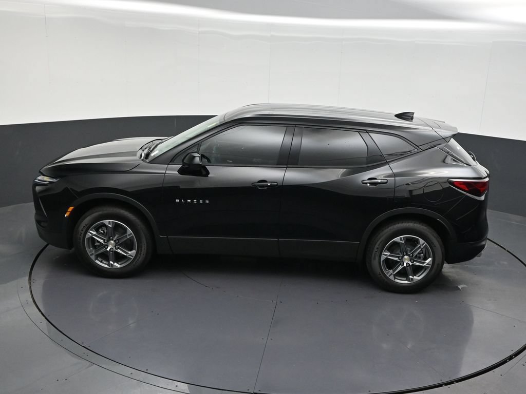 Used 2026 Chevrolet Blazer LT FWD image 17