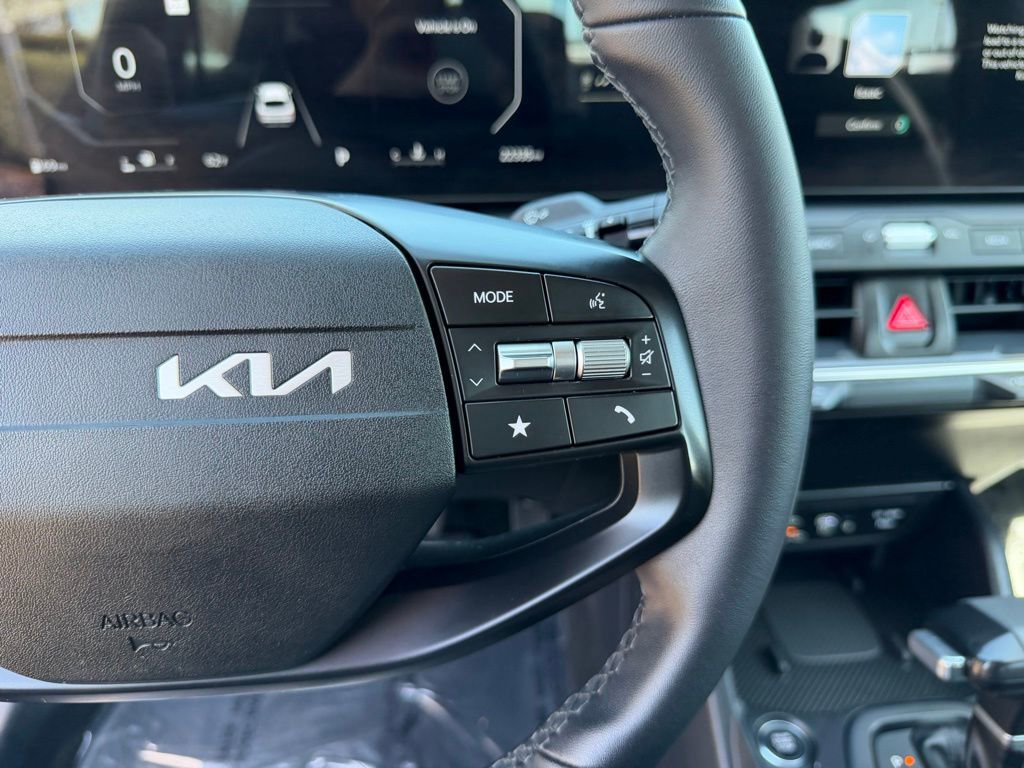 Used 2025 Kia K4 EX image 18