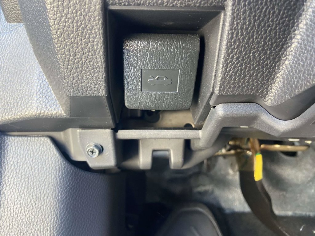 Used 2025 Toyota Tacoma SR RWD image 26