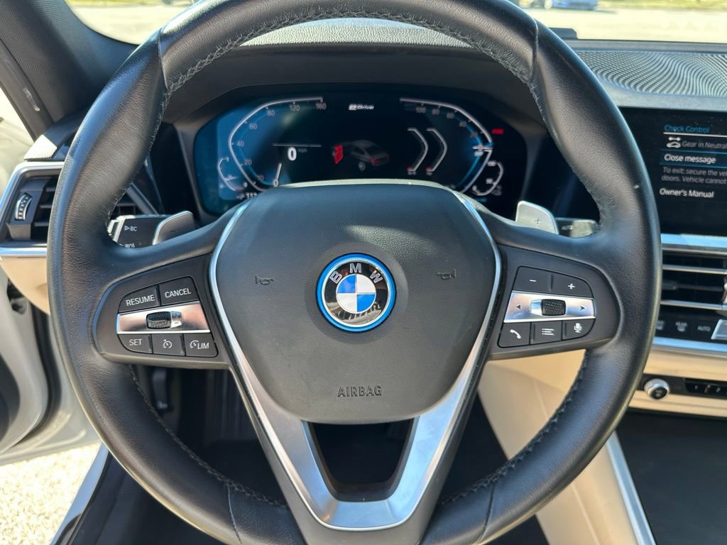 Used 2022 BMW 330e w/ Driving Assistance Package image 27