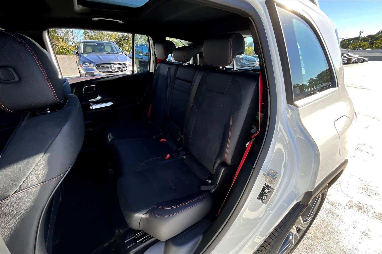 Used 2025 Mercedes-Benz GLB 35 AMG 4MATIC image 21