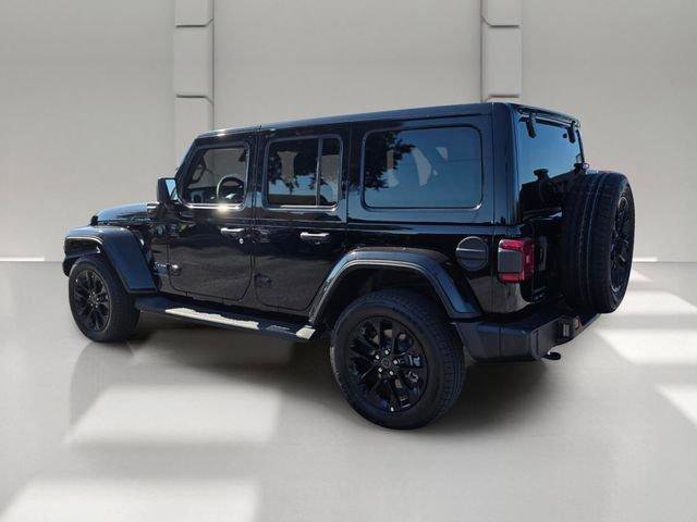 Used 2025 Jeep Wrangler Sahara AWD/4WD image 3