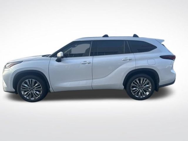 Used 2024 Toyota Highlander Platinum AWD/4WD image 5
