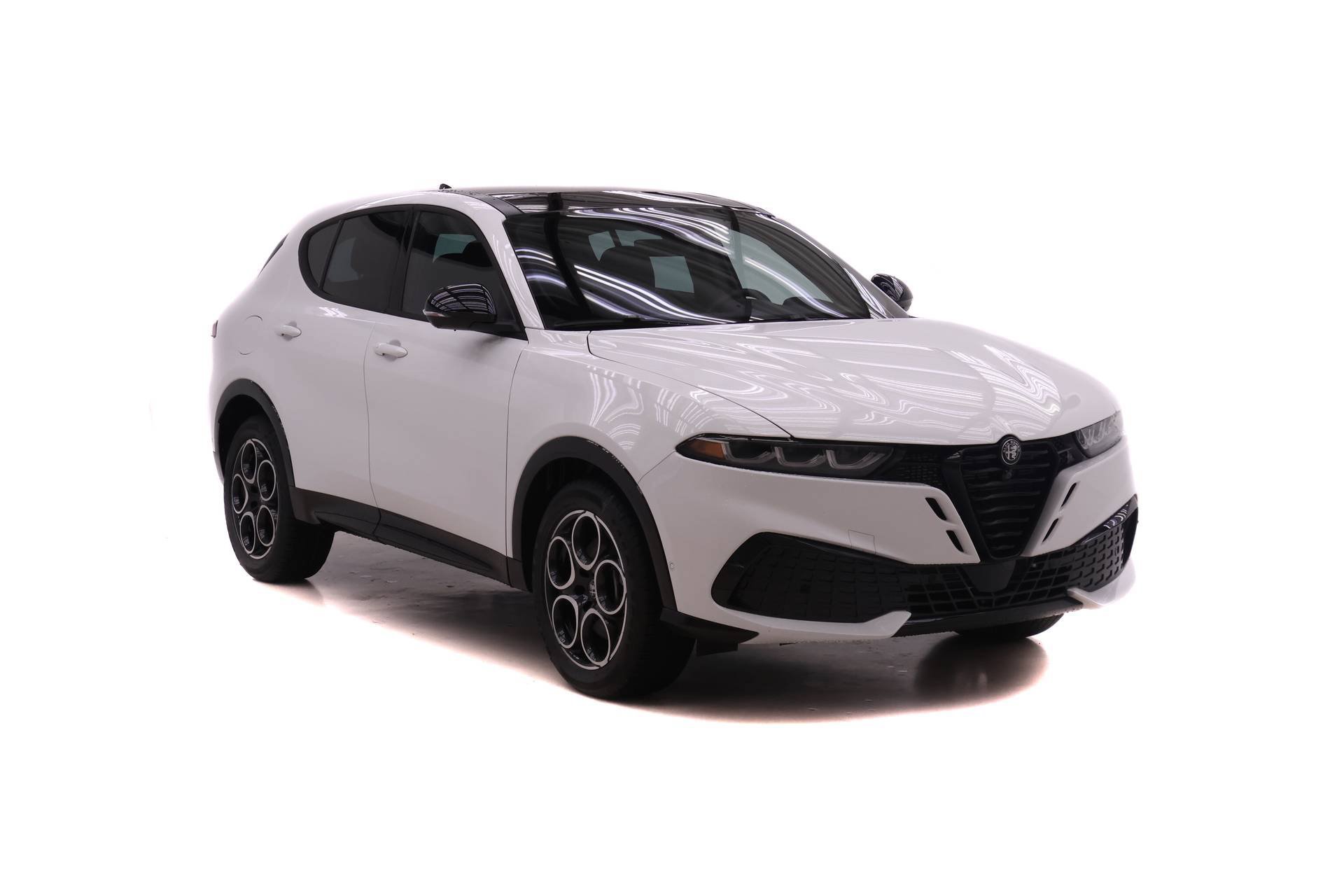 New 2026 Alfa Romeo Tonale w/ Active Assist Package AWD/4WD image 2
