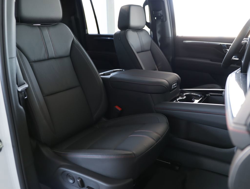 New 2026 Chevrolet Suburban RST w/ Comfort Package AWD/4WD image 37