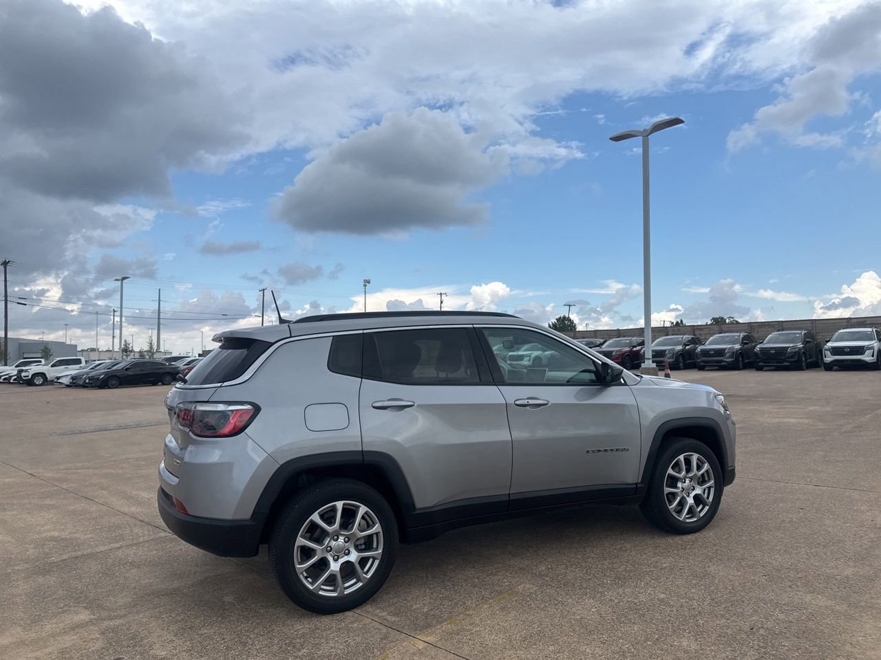 Used 2022 Jeep Compass Latitude AWD/4WD image 20