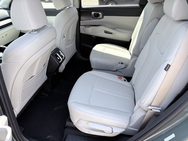 New 2026 Kia Sorento EX w/ EX Premium Package FWD image 6