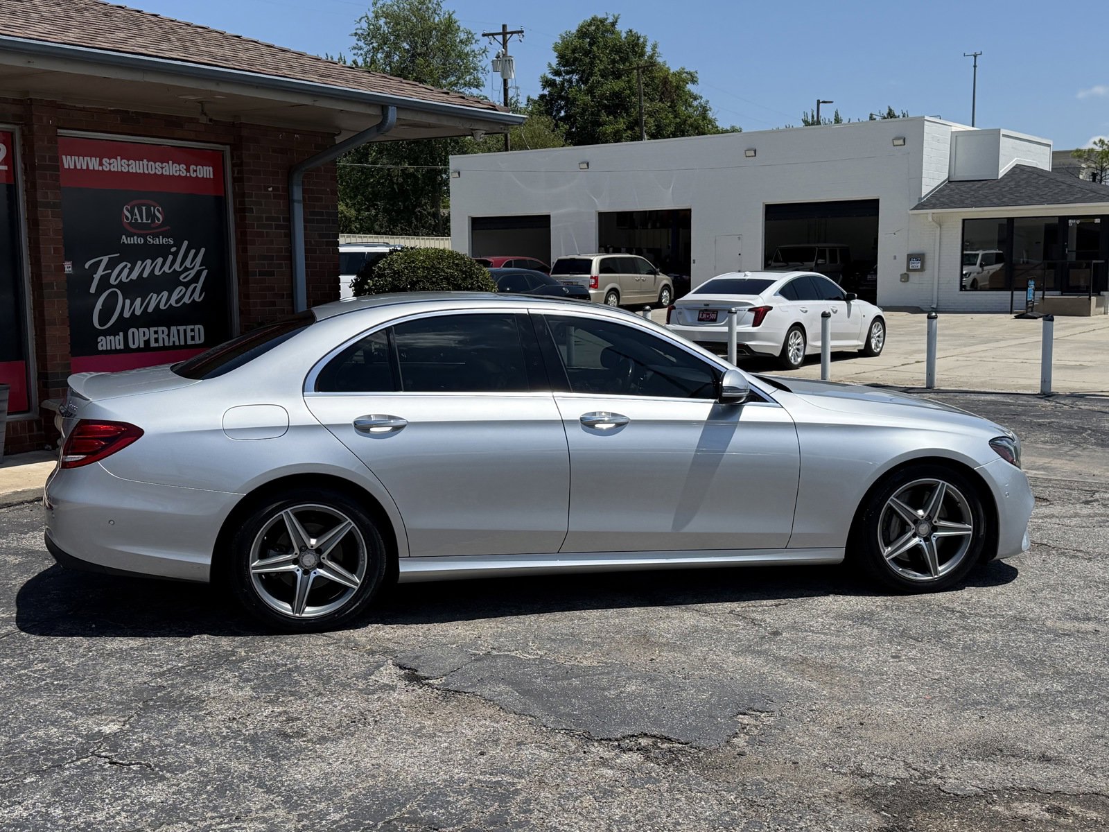 Used 2017 Mercedes-Benz E 300 4MATIC image 8