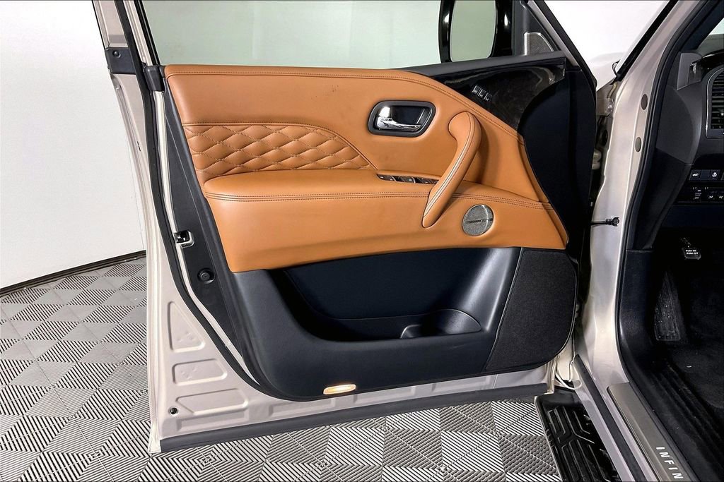 Used 2024 INFINITI QX80 Sensory AWD/4WD image 25
