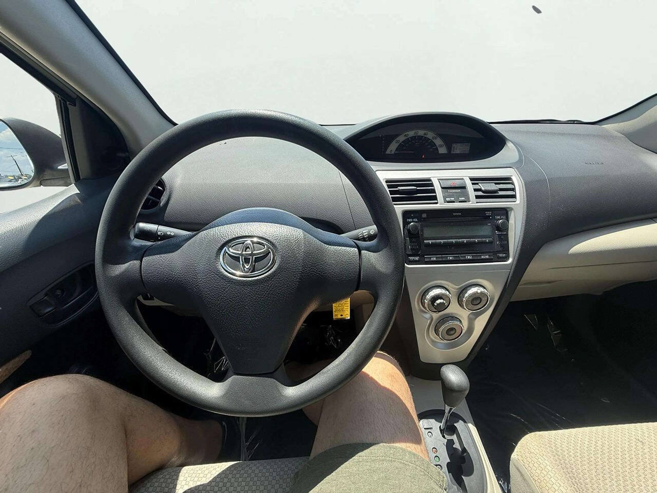 Used 2008 Toyota Yaris S FWD image 15