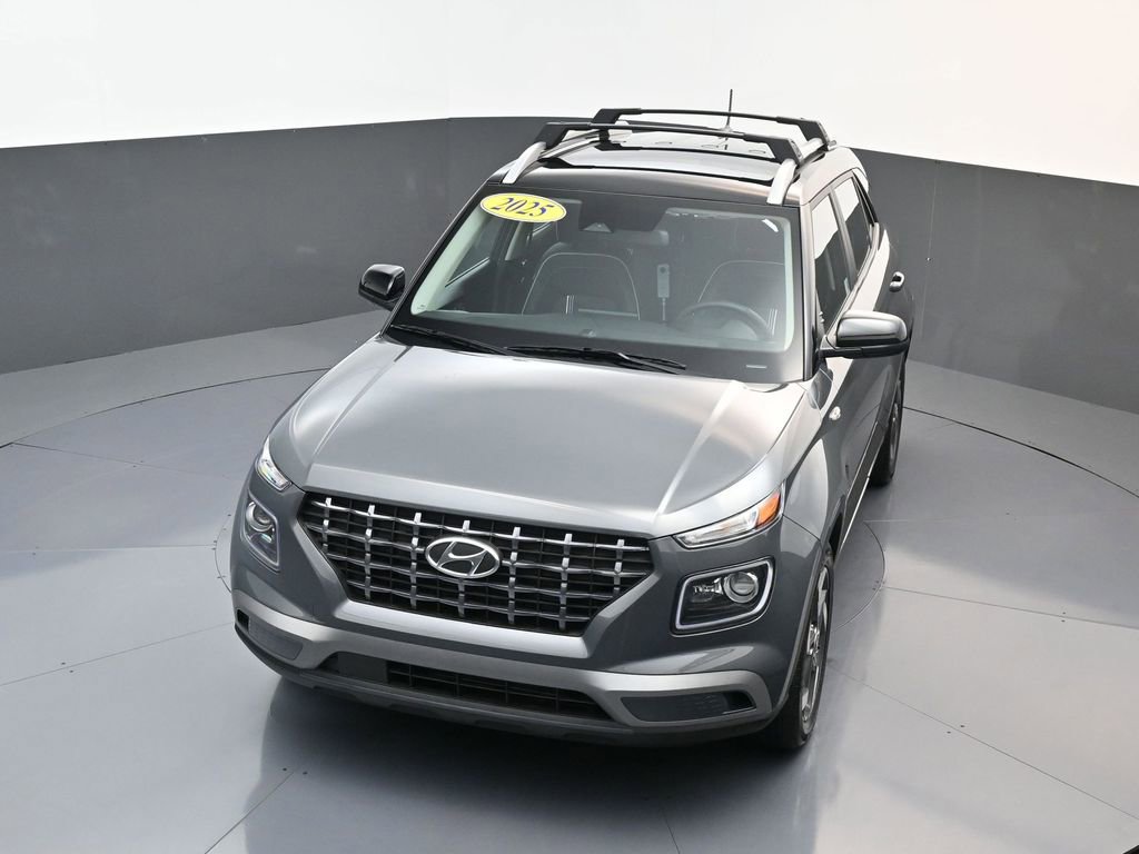 Used 2025 Hyundai Venue Limited image 20