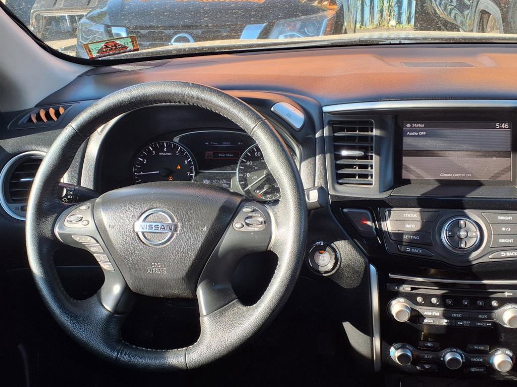 Used 2013 Nissan Pathfinder SV image 8