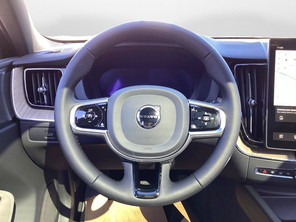 New 2027 Volvo XC60 B5 Plus AWD/4WD image 10
