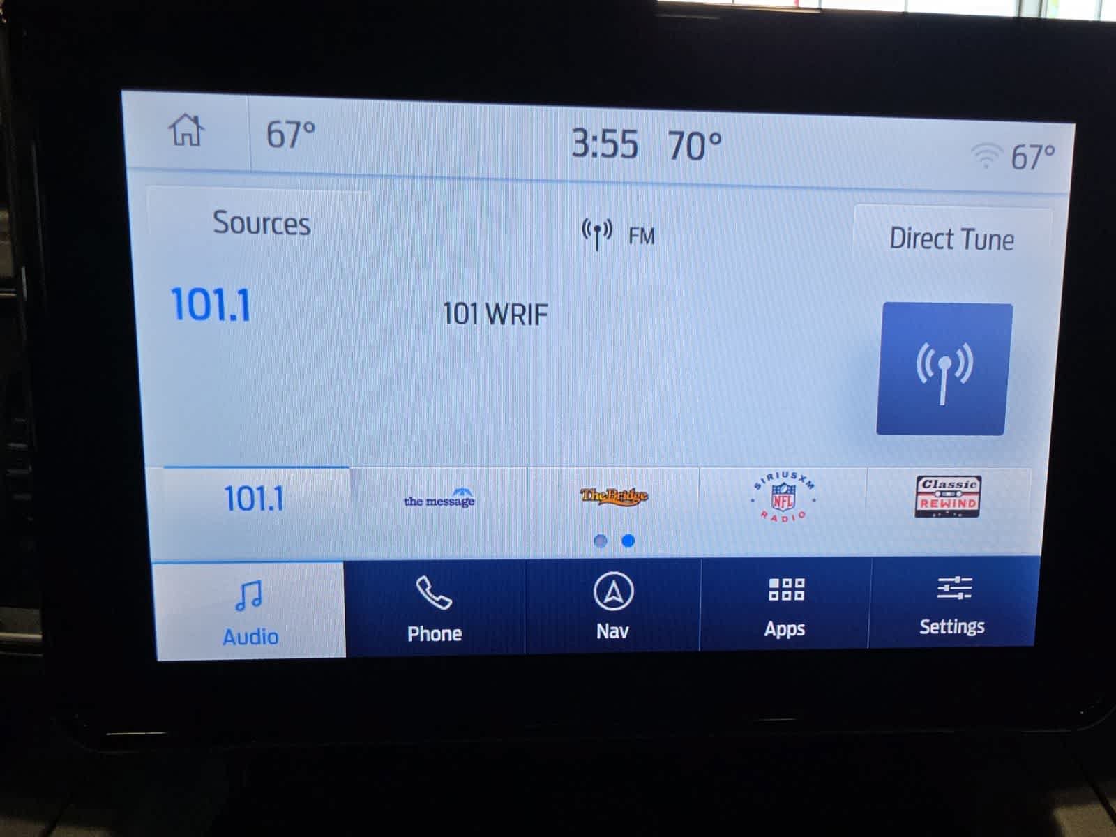 Used 2023 Ford Explorer XLT w/ Equipment Group 202A AWD/4WD image 29