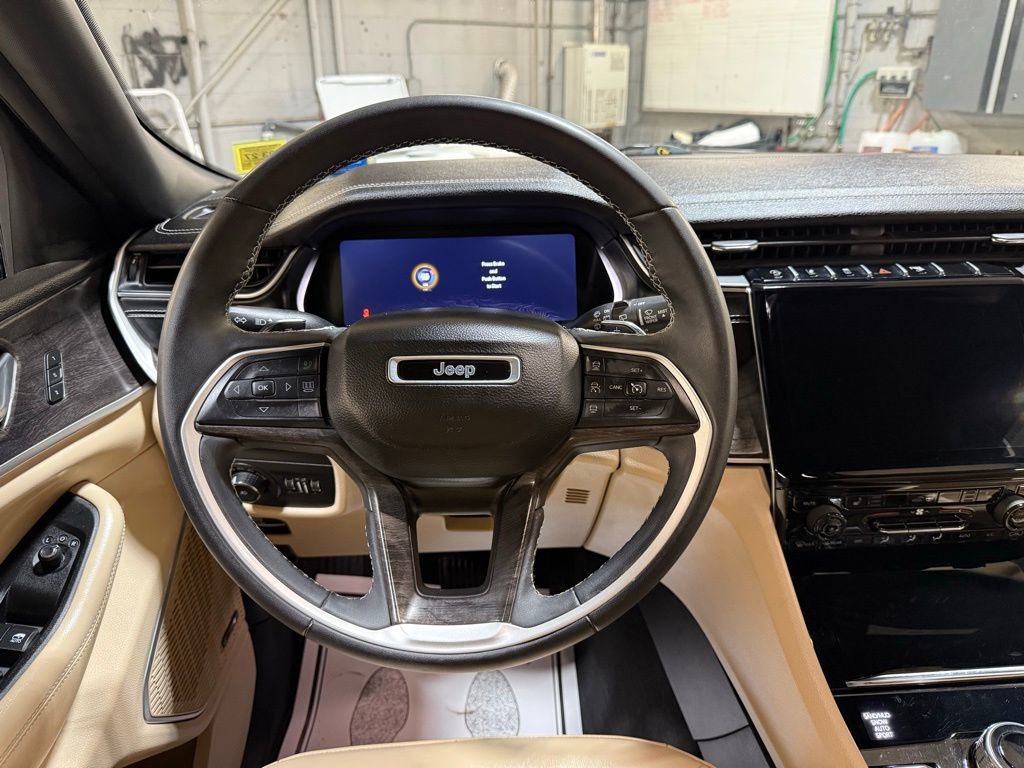 Certified 2023 Jeep Grand Cherokee Limited image 16