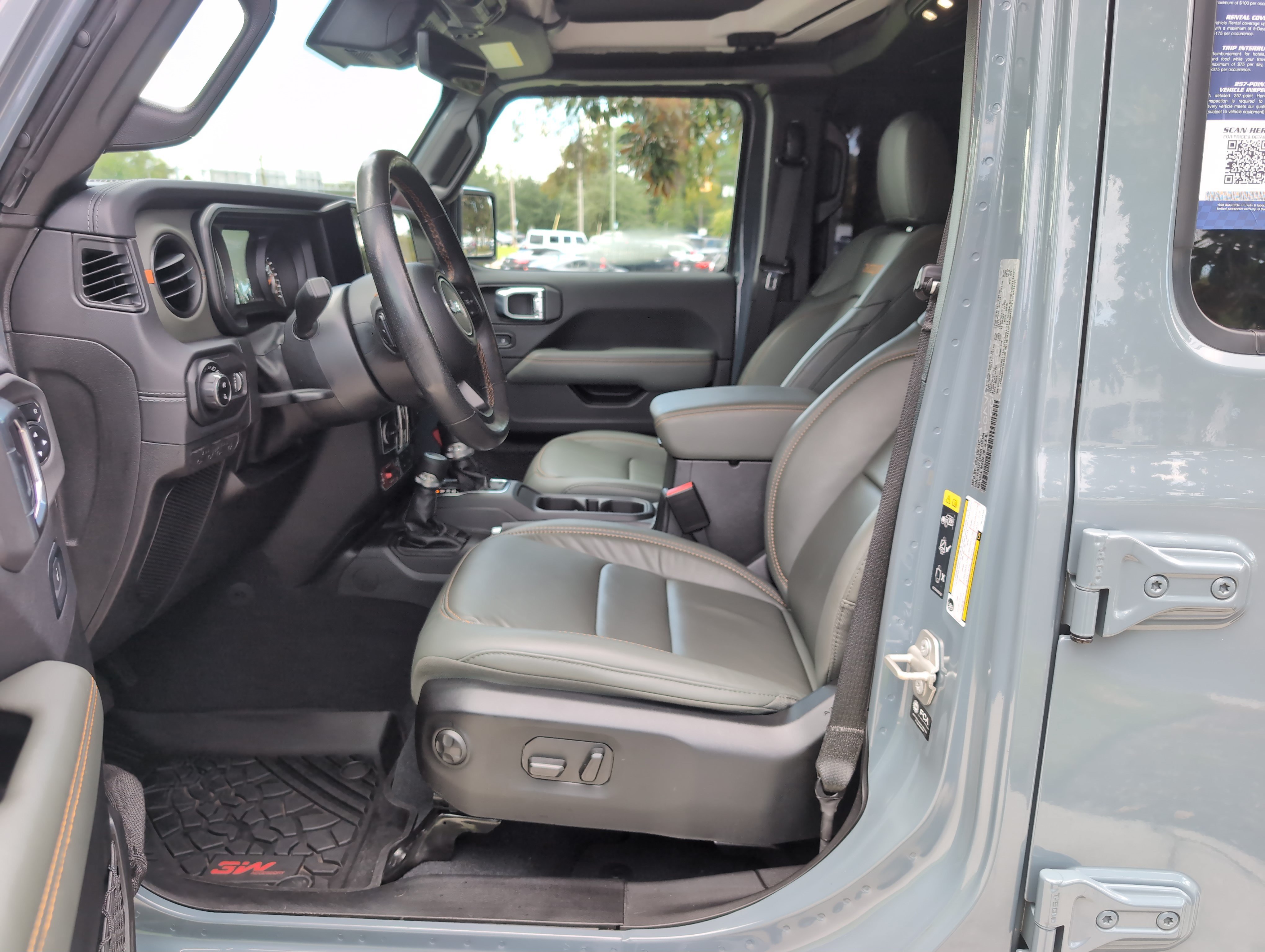 Used 2024 Jeep Gladiator Mojave AWD/4WD image 16