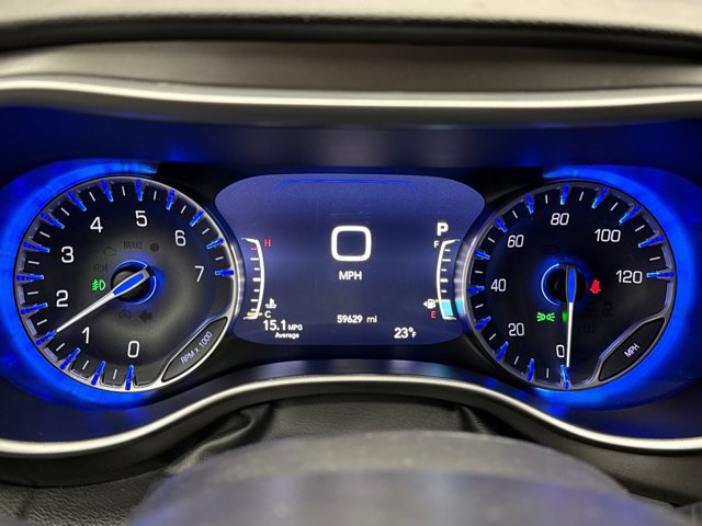 Used 2024 Chrysler Pacifica Touring-L image 13