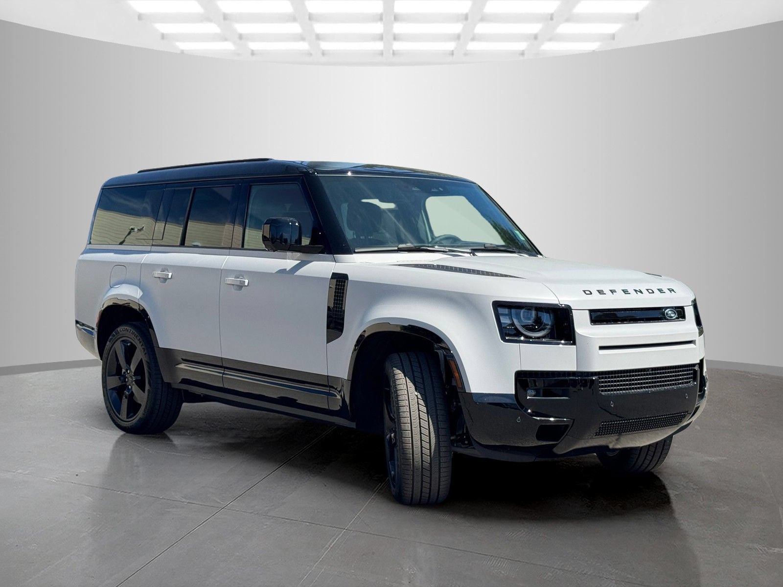 New 2026 Land Rover Defender 130 X-Dynamic SE AWD/4WD image 3