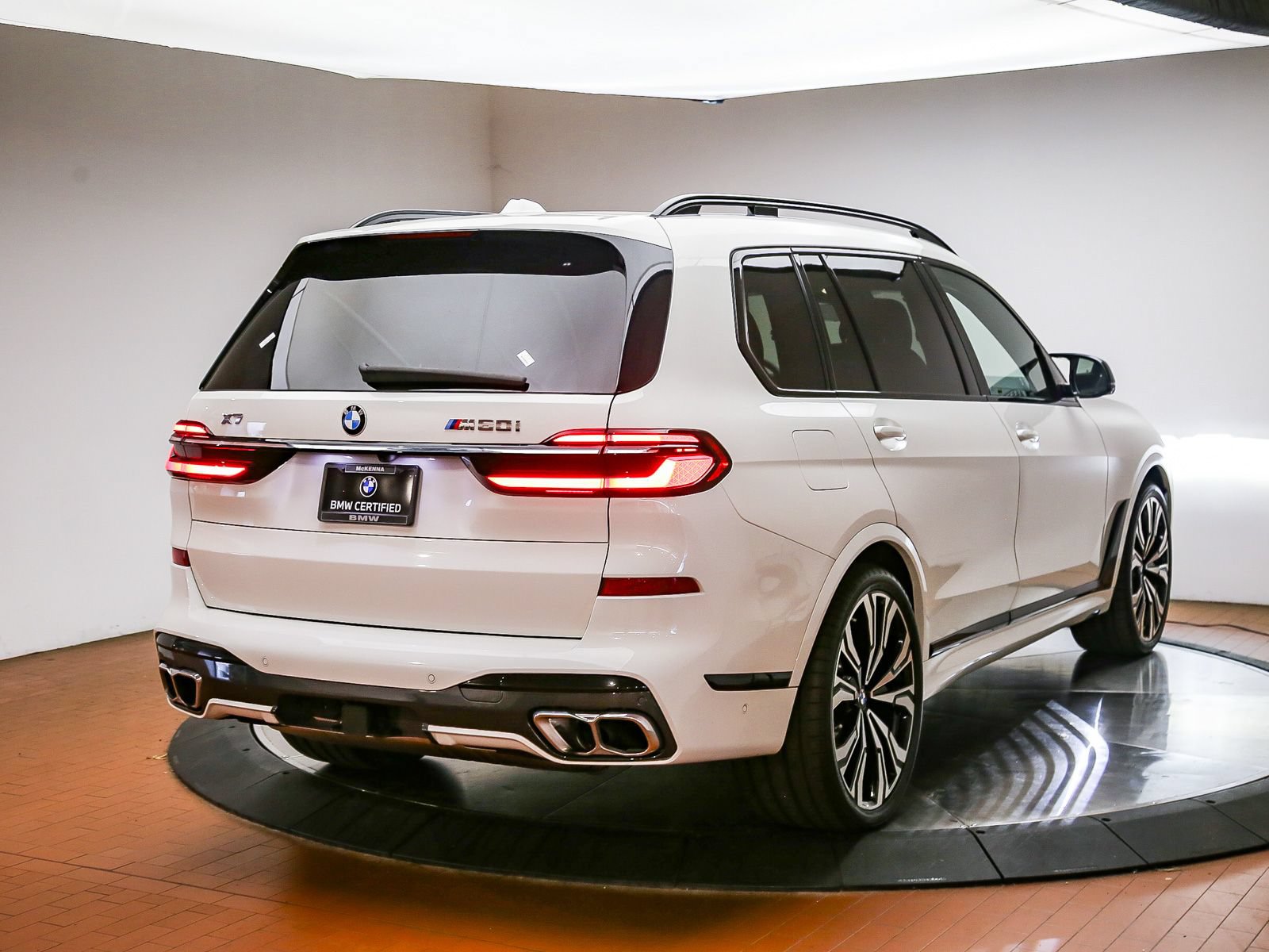 Certified 2024 BMW X7 M60i AWD/4WD image 7