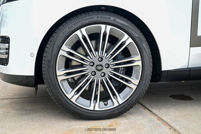 Used 2025 Land Rover Range Rover SE image 55