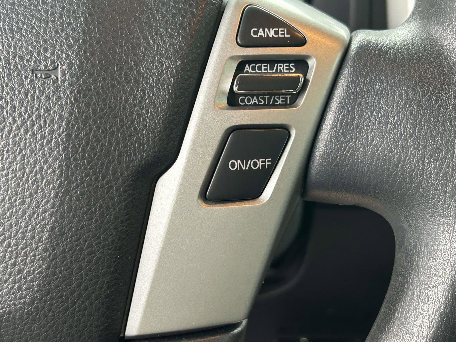 Used 2019 Nissan Titan SV image 19