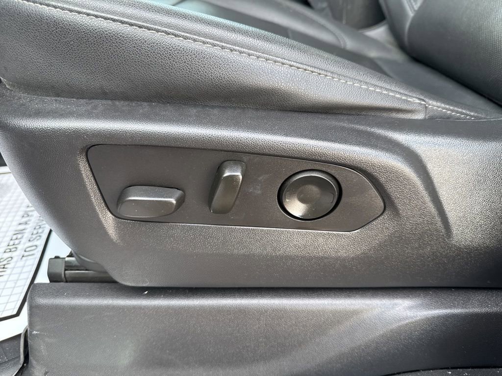 Used 2024 Chevrolet Silverado 2500 LTZ w/ LTZ Convenience Package image 17