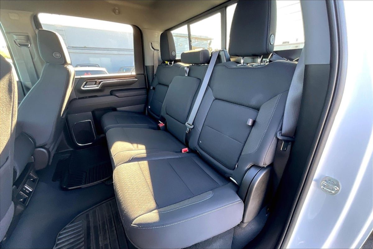 Used 2025 Chevrolet Silverado 3500 LT w/ Safety Package AWD/4WD image 24
