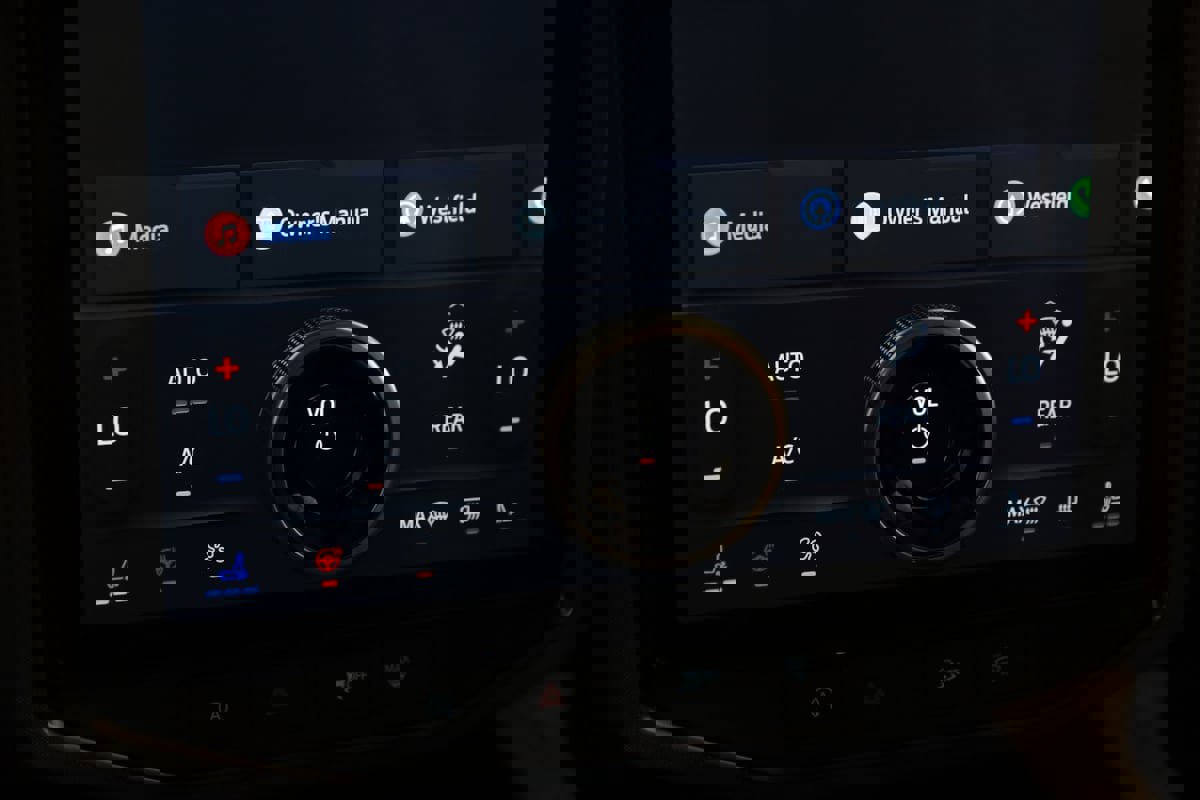 Used 2024 Ford Expedition Max Platinum AWD/4WD image 40