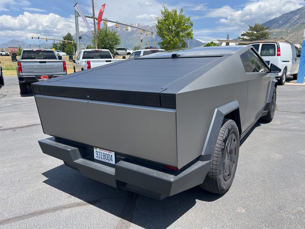 Used 2024 Tesla Cybertruck AWD Crew Cab image 8