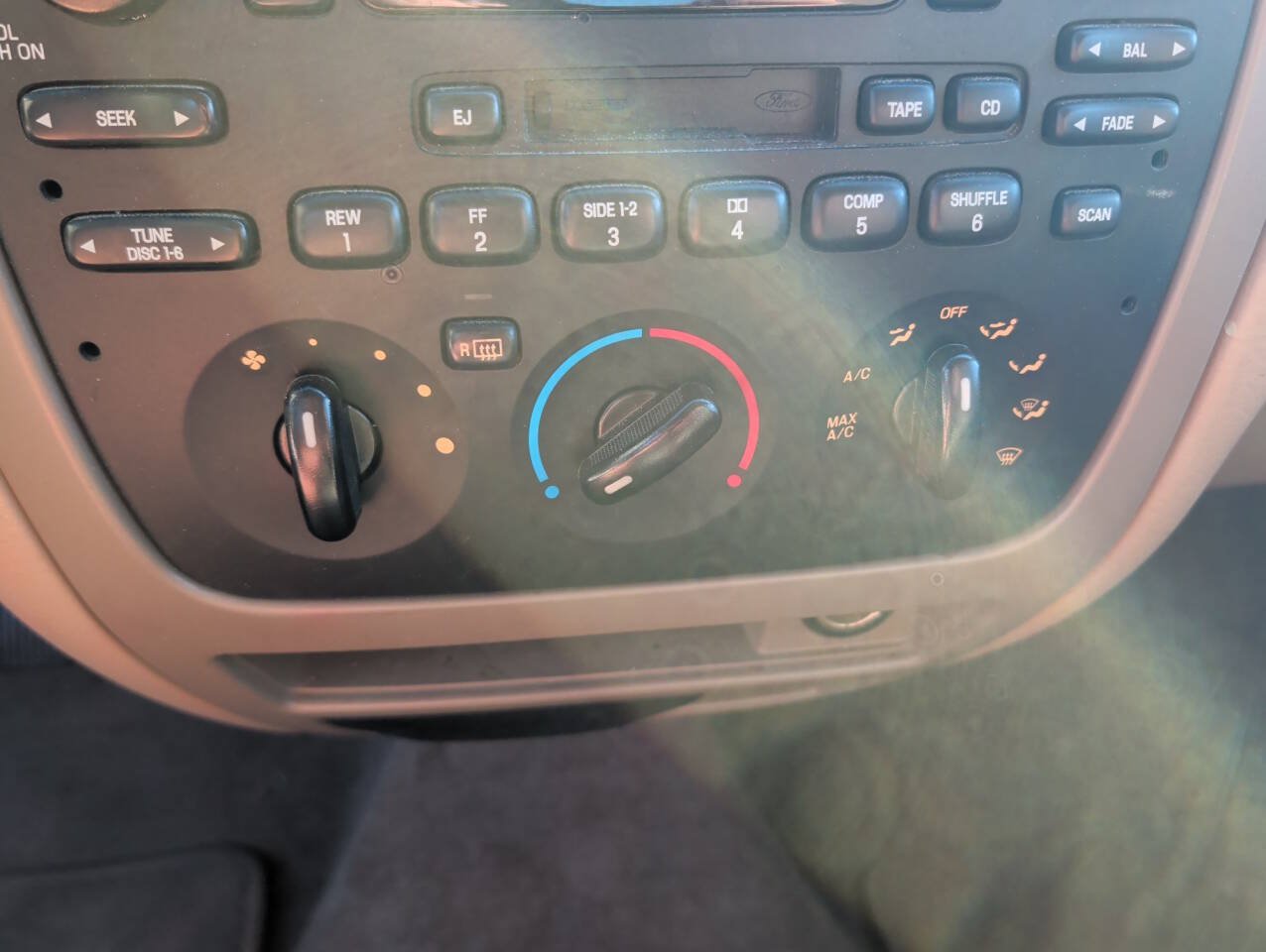 Used 2003 Ford Taurus SE FWD image 35