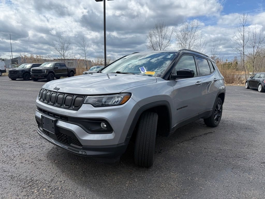 Used 2022 Jeep Compass Altitude image 9