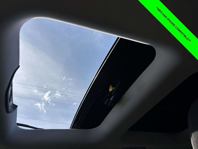 Used 2018 Jeep Renegade Latitude w/ Advanced Technology Group image 8