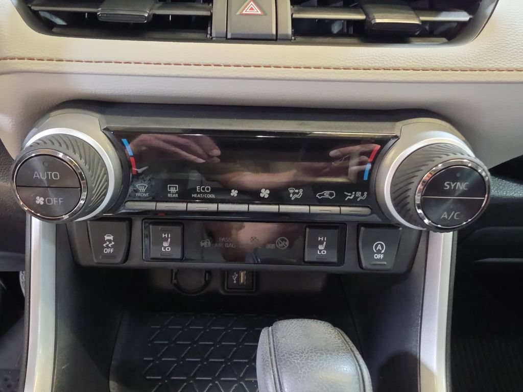 Used 2025 Toyota RAV4 XLE w/ Convenience Package AWD/4WD image 18