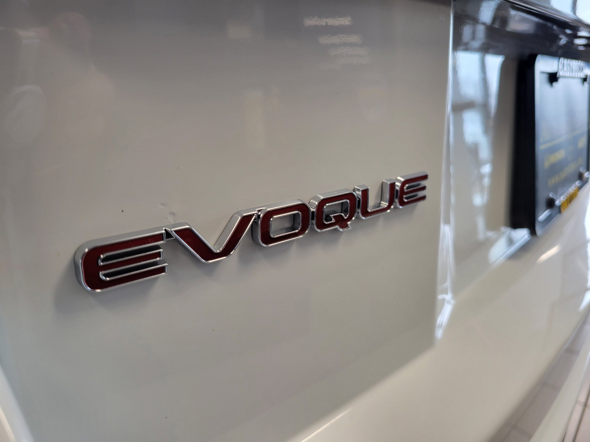 Used 2019 Land Rover Range Rover Evoque HSE Dynamic image 7