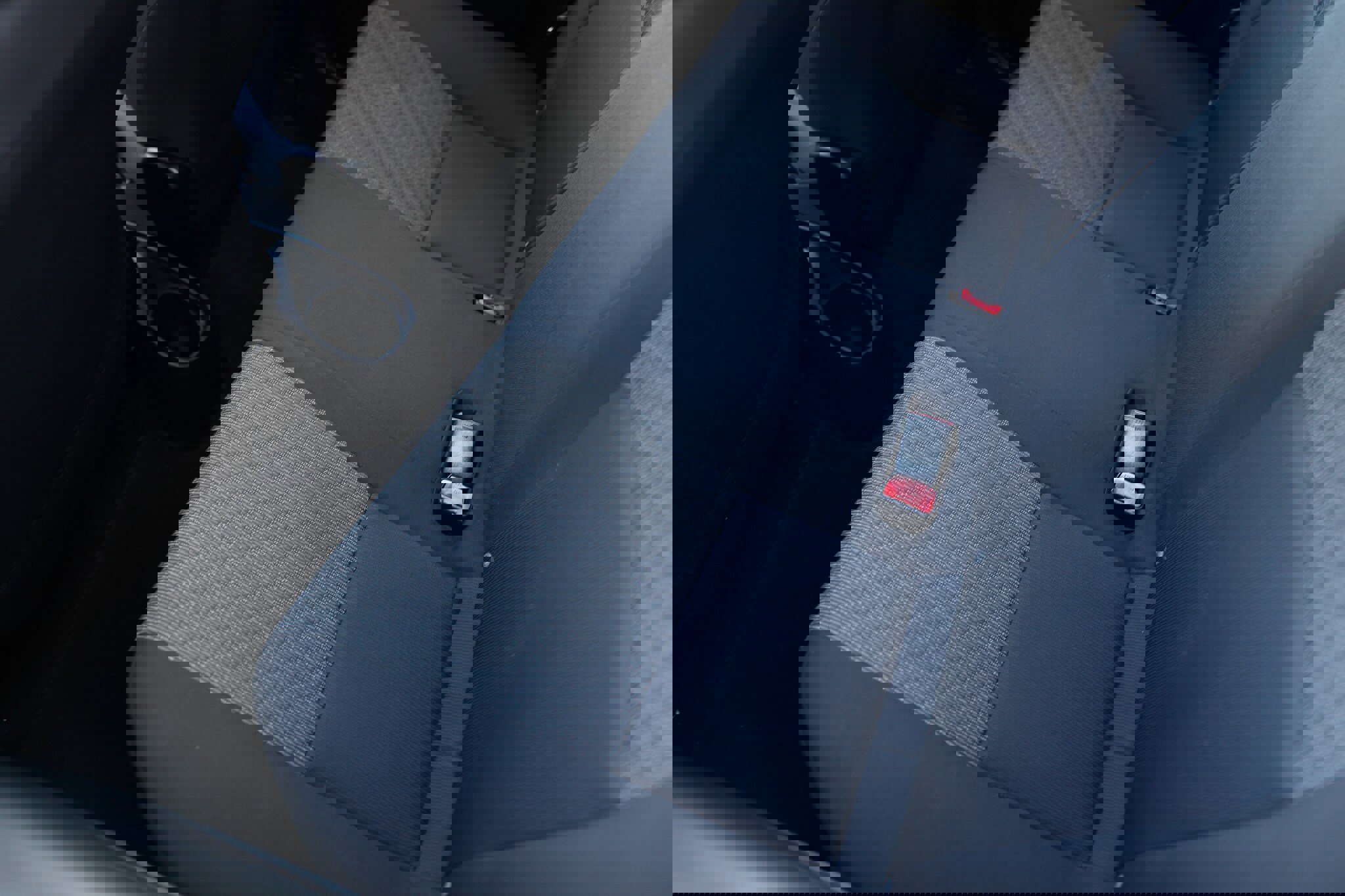 Used 2016 Toyota Yaris L image 13