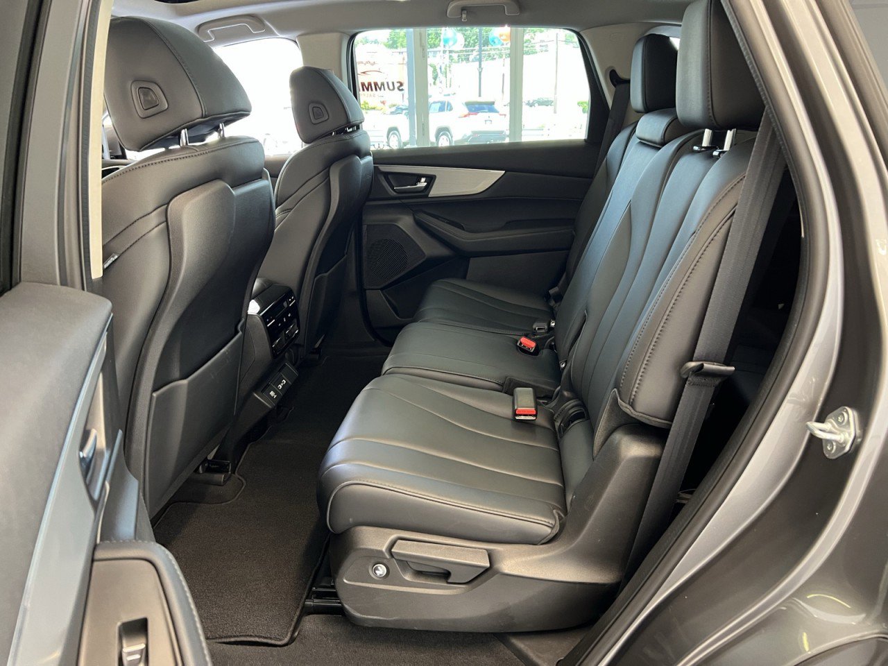 Used 2023 Acura MDX SH-AWD image 37