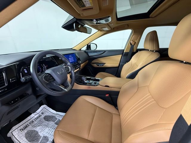 Used 2025 Lexus NX 250 FWD w/ Towing Package (2000 Lbs) image 13