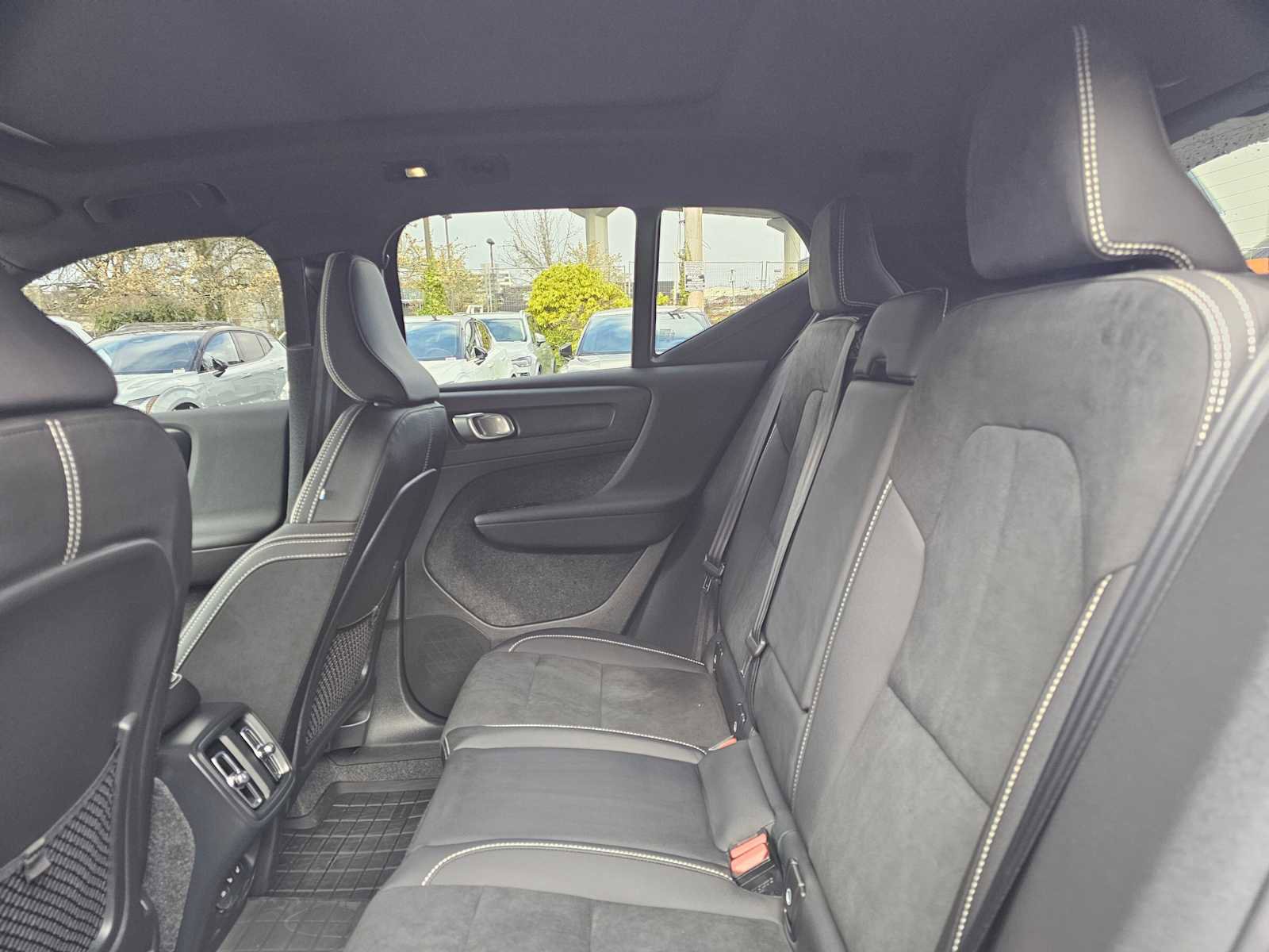 Certified 2026 Volvo XC40 B5 Ultra w/ Climate Package image 19