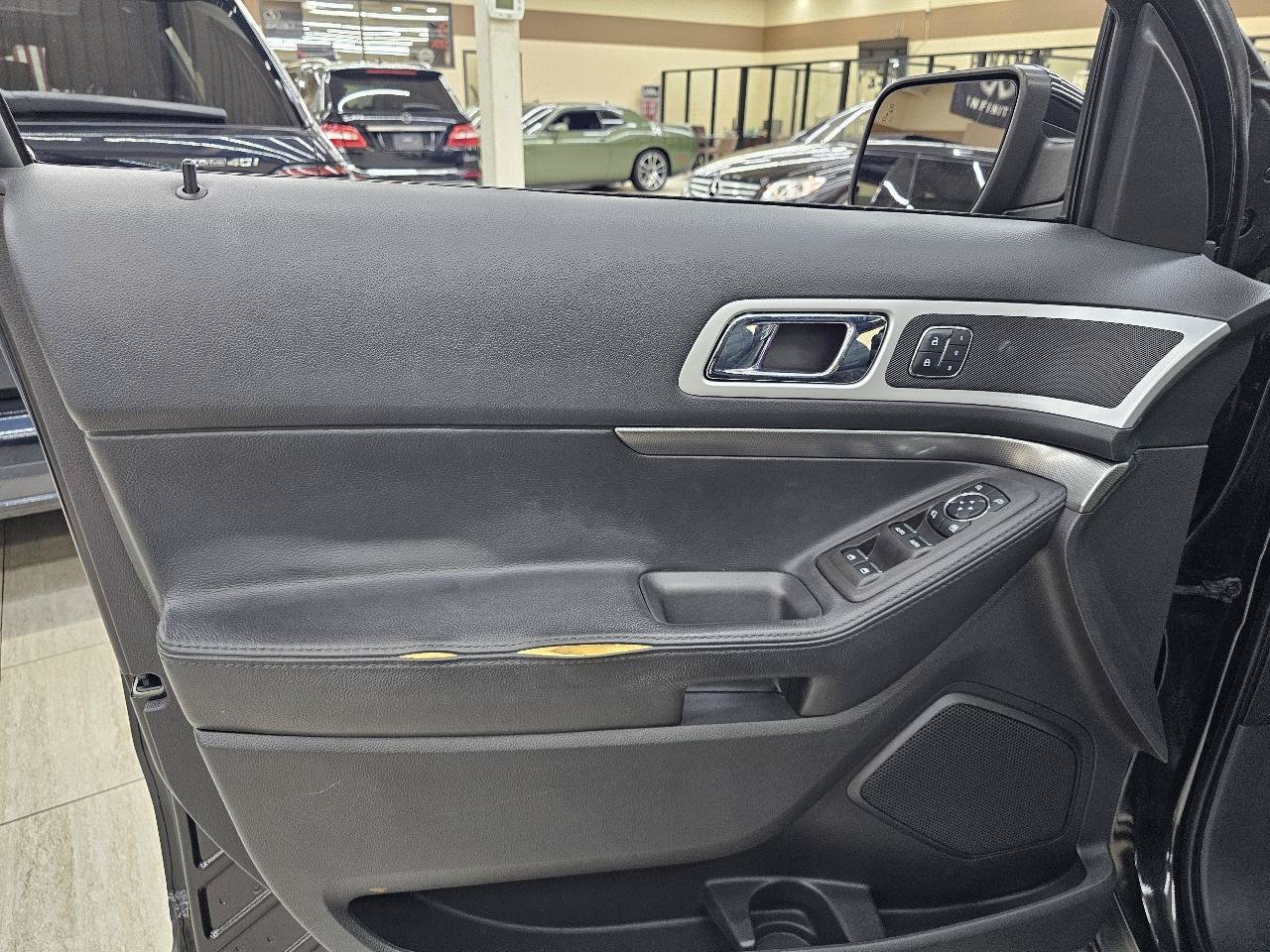 Used 2015 Ford Explorer Sport w/ Equipment Group 401A AWD/4WD image 43