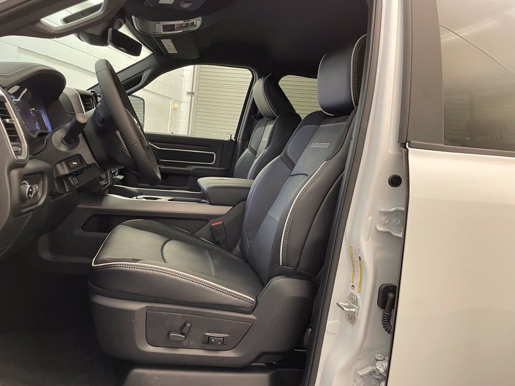 New 2026 RAM 2500 Laramie AWD/4WD image 19