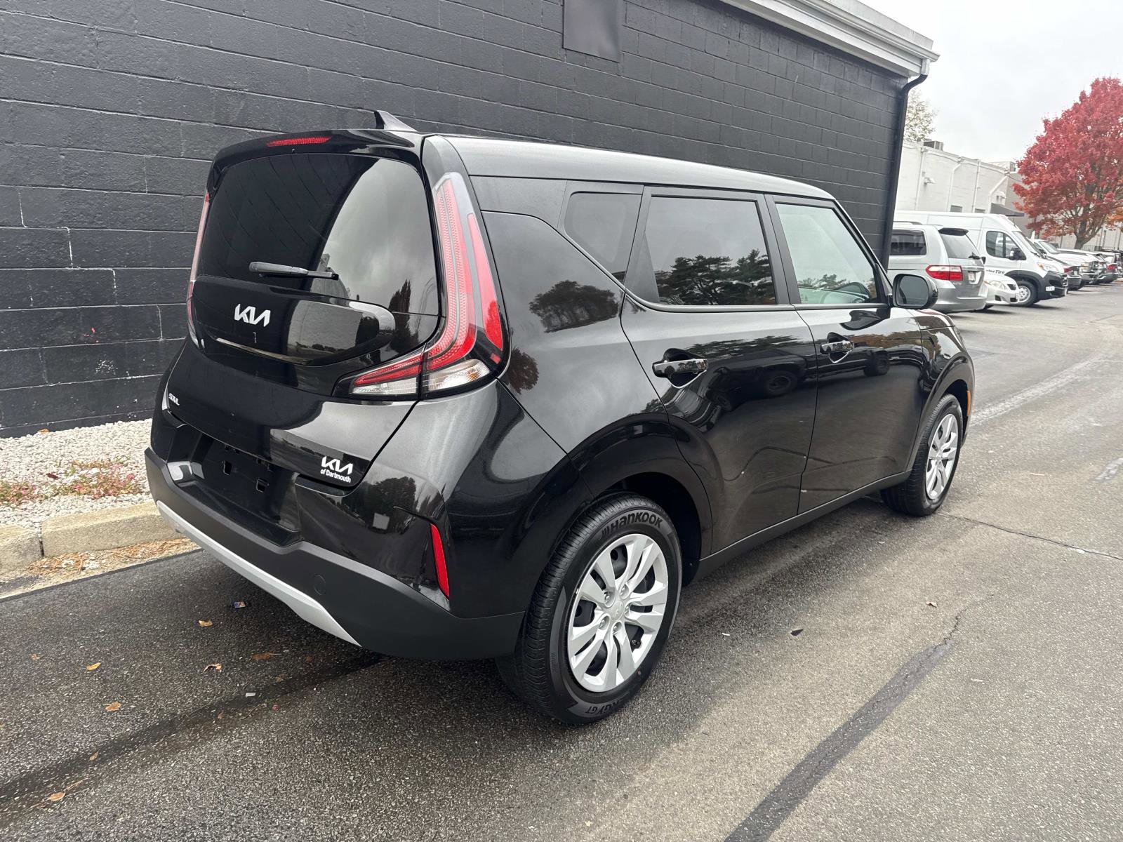 Used 2025 Kia Soul LX image 2