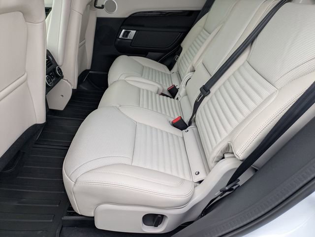 New 2026 Land Rover Discovery S image 15