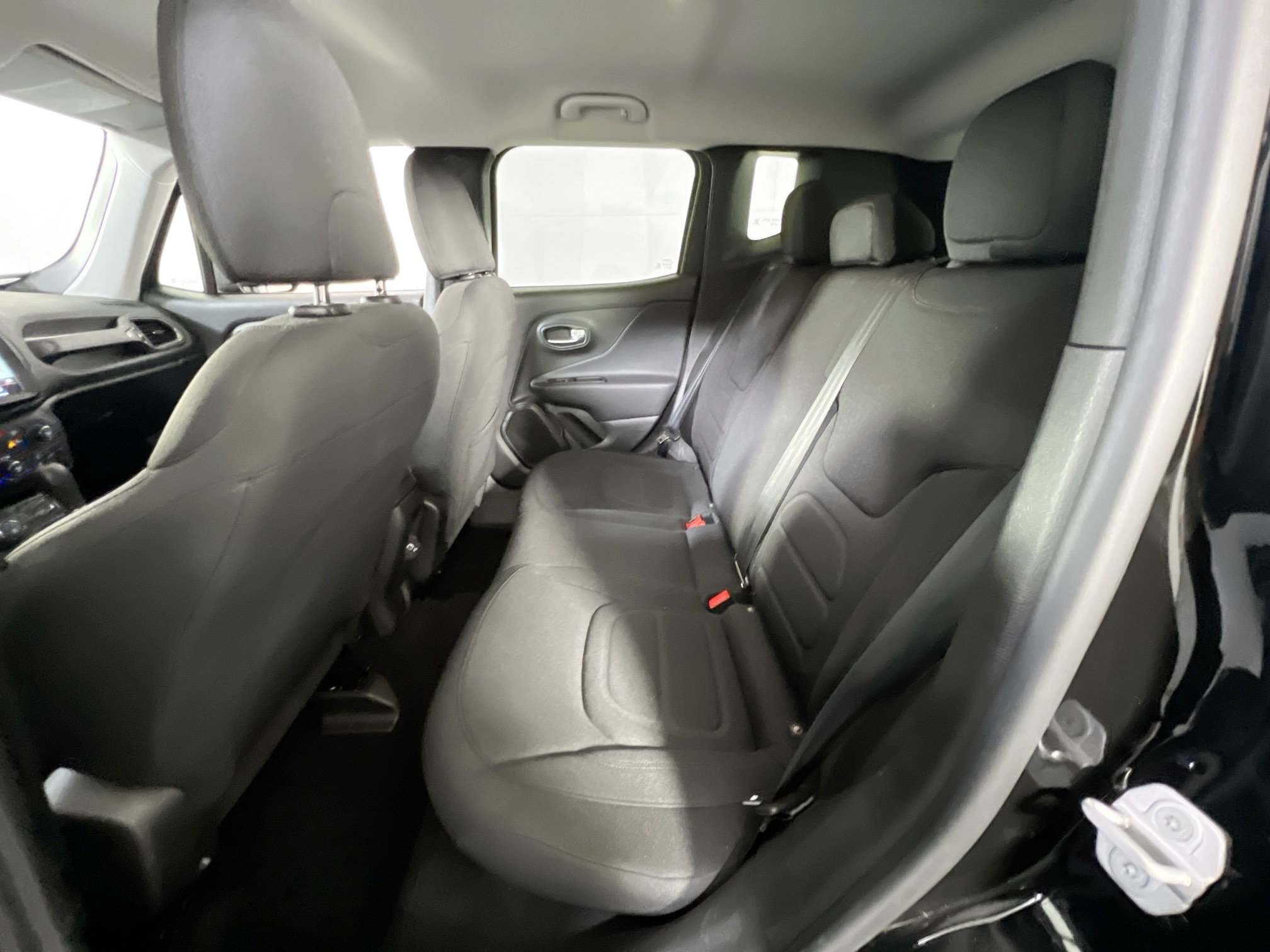 Used 2022 Jeep Renegade Latitude AWD/4WD image 23