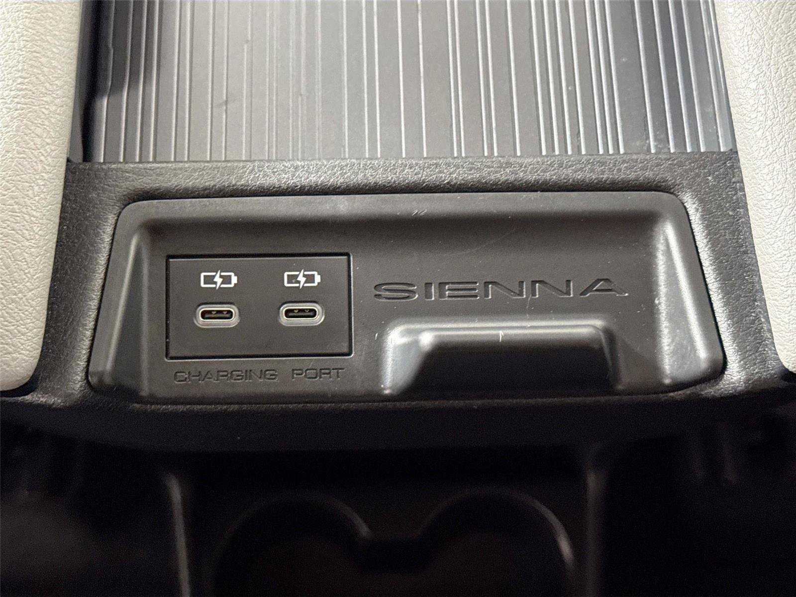 Certified 2026 Toyota Sienna XLE FWD image 37