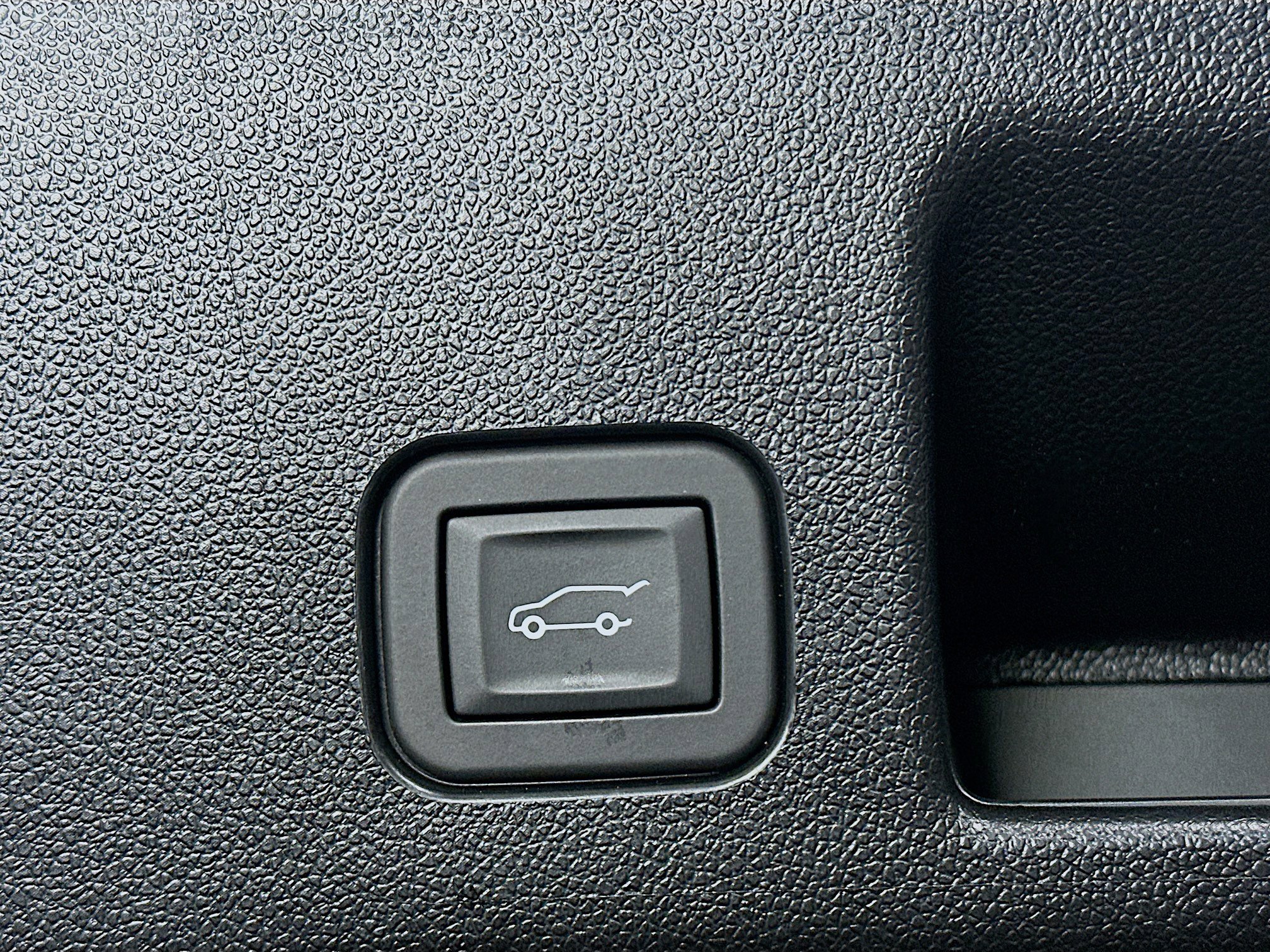 Used 2025 Chevrolet Equinox EV LT w/ Convenience Package image 27