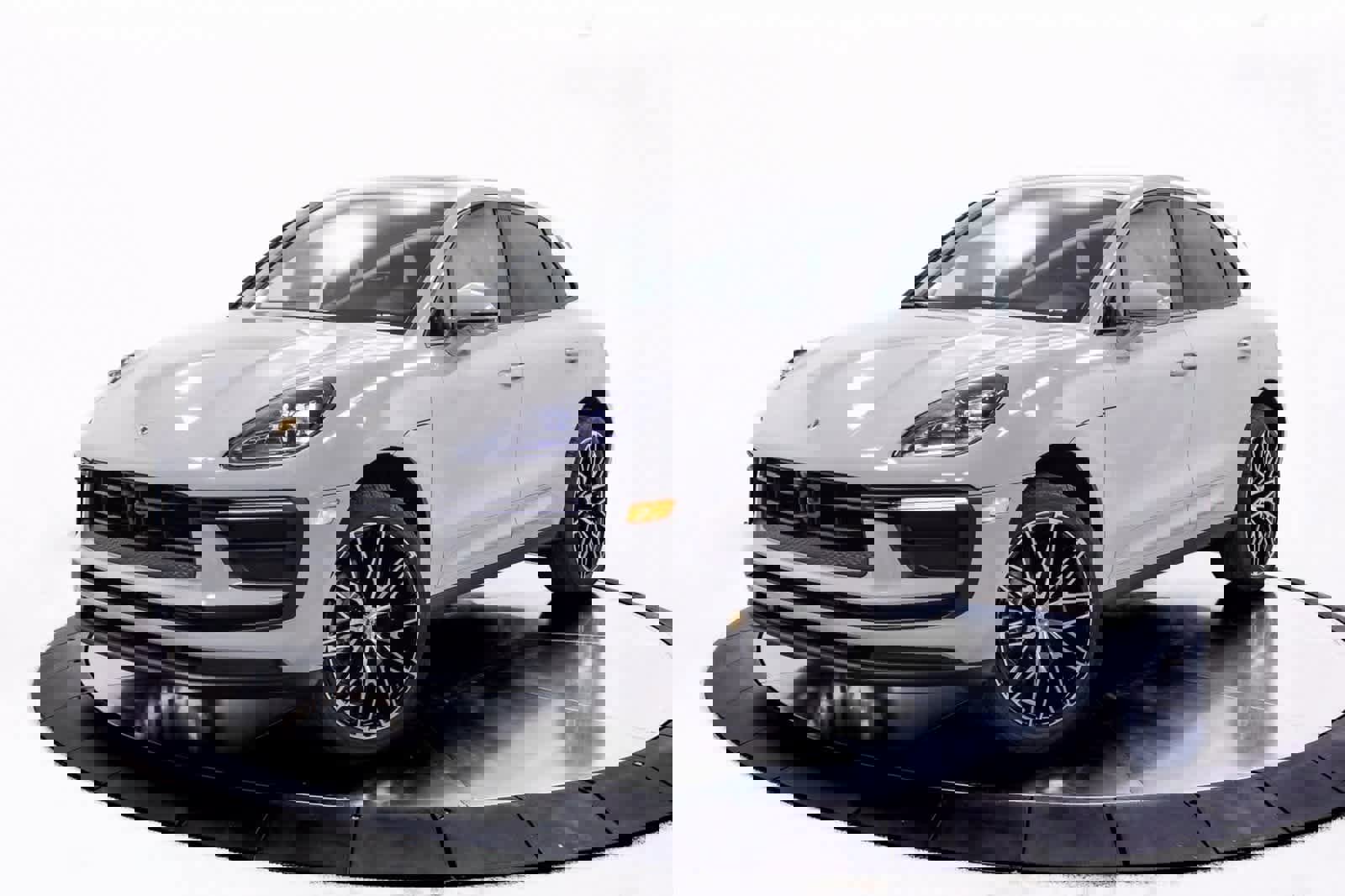Certified 2025 Porsche Macan image 1